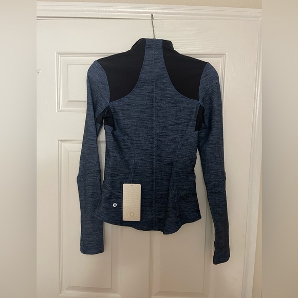 LULULEMON FORME JACKET IN SLUB DENIM BLUE/BLACK - Picture 7 of 16